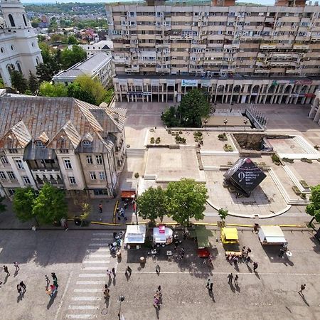 Panoramic Penthouse In The Heart Of Iasi Apartment Exterior photo
